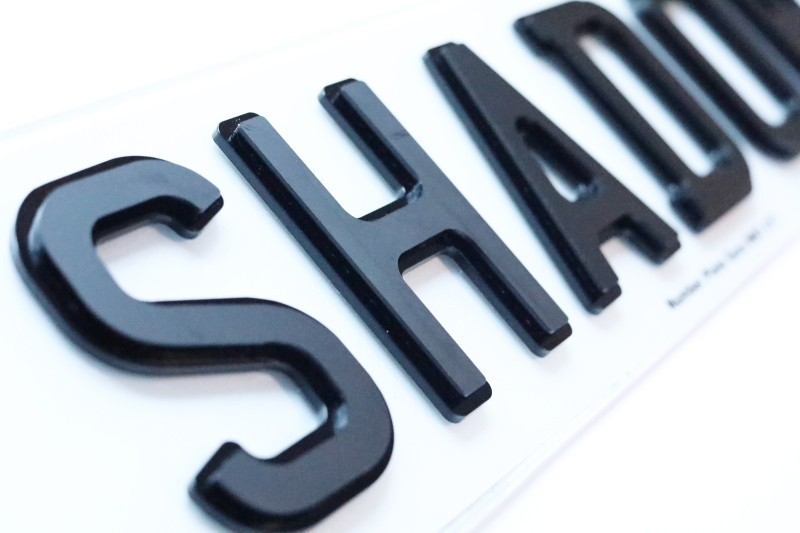 High-quality staggered registration plates for vehicles in the UK